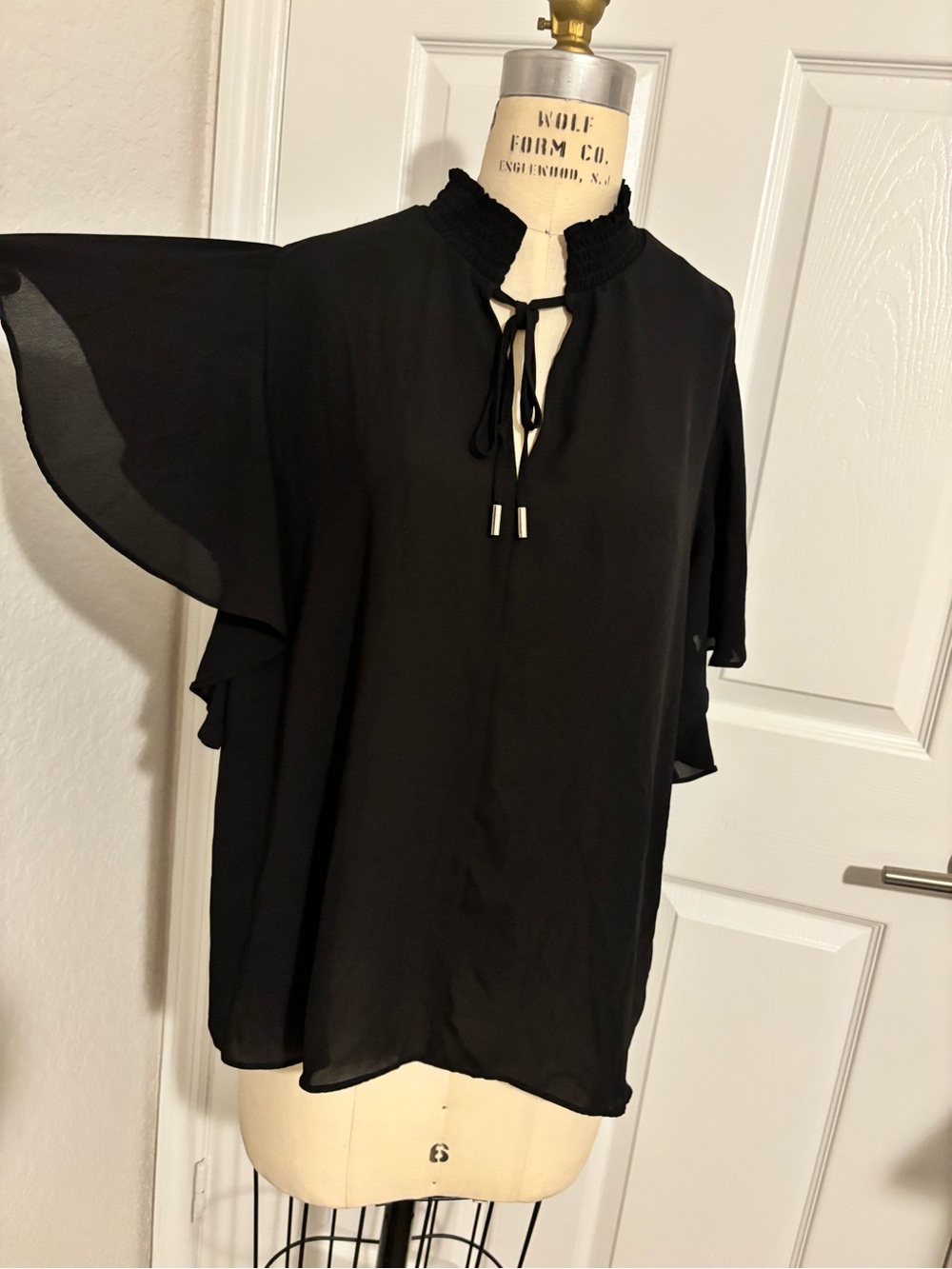 T Tahari Black Tie-Neck Flutter Sleeve Blouse